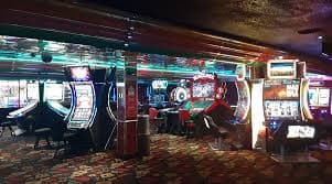 pandajago Hood vs Wolf live-dealer table with professional croupier and multi-camera broadcast